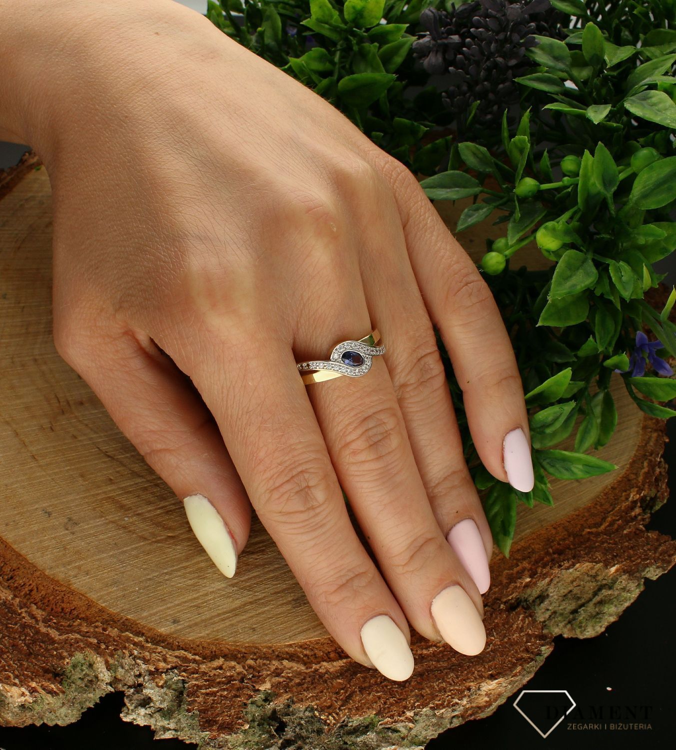 Złoty pierścionek z granatową cyrkonią pr 333 PI 6049D 333. Elegancki, złoty pierścionek z granatową cyrkonią. Złoty pierścionek to świetny prezent na zaręczyny, rocznic (2).jpg